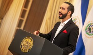 Moody’s, Bitcoin’i resmi para yapan El Salvador’un notunu düşürdü