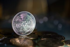 Analistlerden BTC ve ADA Tahminleri: Gelecek Hafta Önemli!