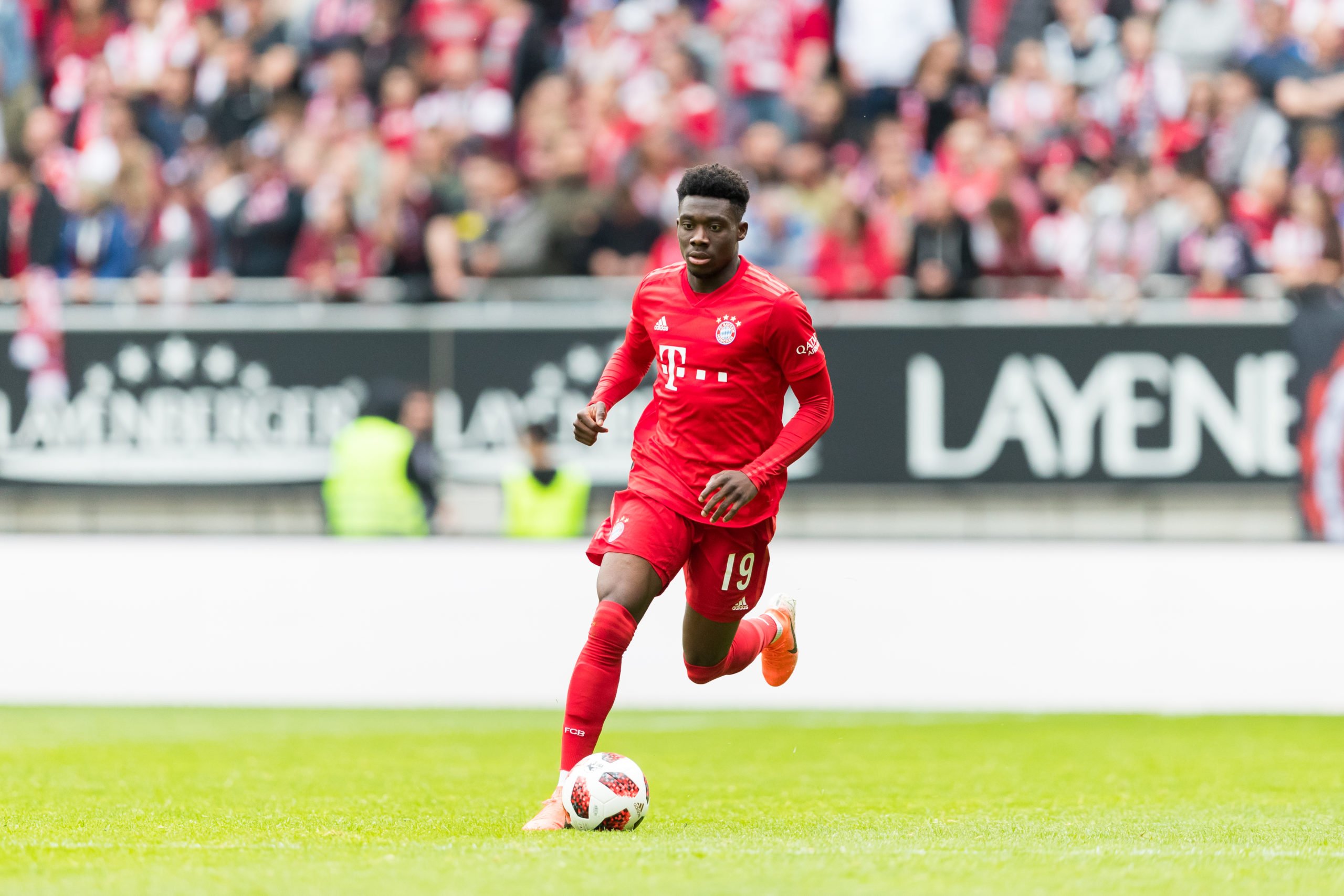 Bayern Münih’in Genç Yıldızı Alphonso Davies, NFT Koleksiyonu Yayınlayacağını Duyurdu