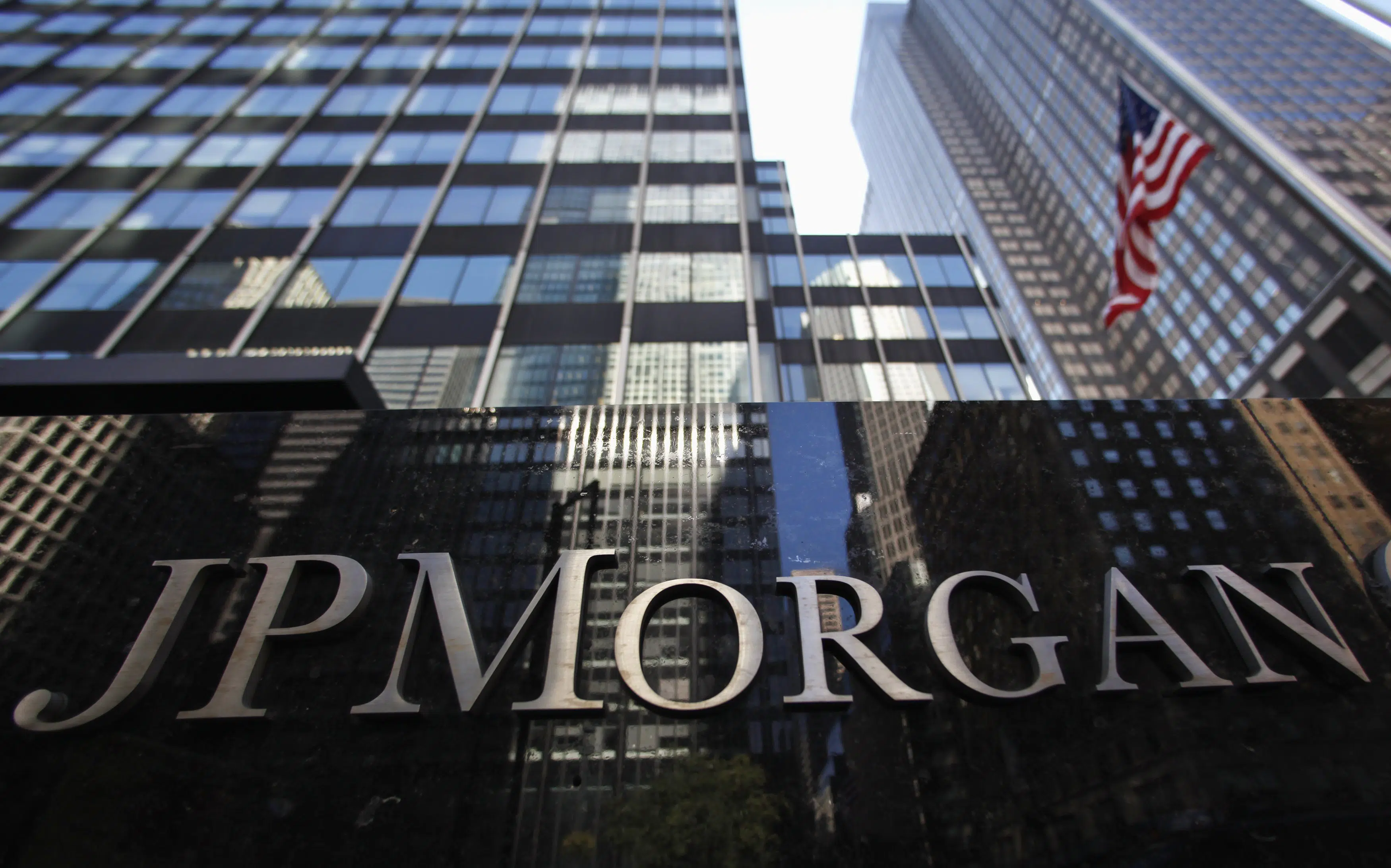 JP Morgan, Bitcoin Madencisi Compass Mining’in Hesaplarını Askıya Aldı!