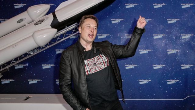 Elon Musk Köpeğinin Fotoğrafını Paylaştı, Yatırımcılar Heyecanlandı