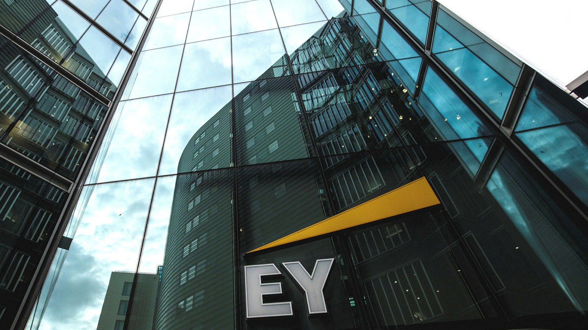 Ernst&Young, Polygon ile İşbirliği Yapıyor