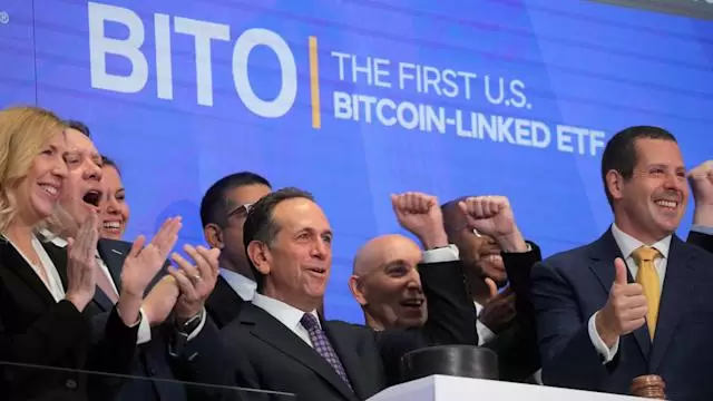 Bitcoin ETF’si İlk İşlem Gününde 1 Milyar Dolarlık Hacme Ulaştı!