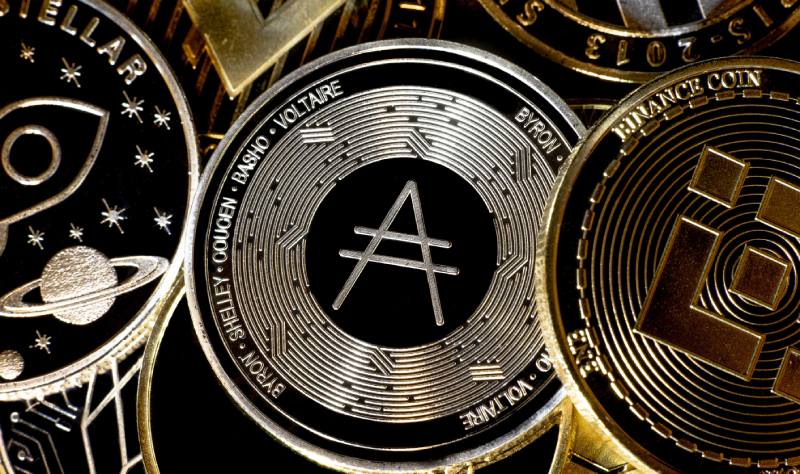 XRP ve Cardano fiyat analizi: ADA, alçalan kanalda ilerliyor