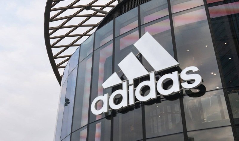 Adidas, Coinbase ile ortaklık kurduğunu açıkladı