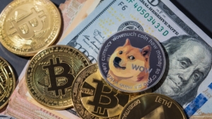 Analist, Dogecoin ve 2 Altcoin İçin Önemli Tahmin Yaptı!