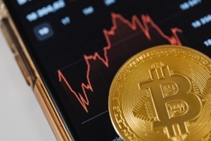 Ünlü Ekonomistten Bitcoin ve Altcoin Yorumları: 100x Artacak!