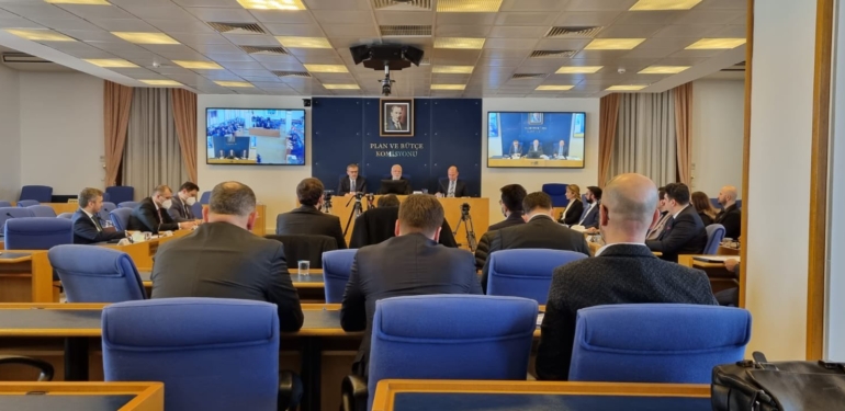 AK Parti Grup Başkanvekili Mustafa Elitaş, Kripto Temsilcileriyle TBMM’de Buluştu