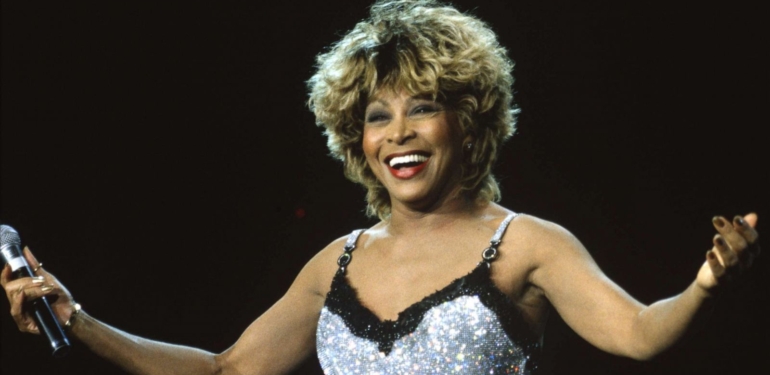 amerikali-muzisyen-tina-turner-in-ikonik-elbisesi-nft-oldu - Crypto Turkey Amerikalı Müzisyen Tina Turner’ın İkonik Elbisesi NFT Oldu