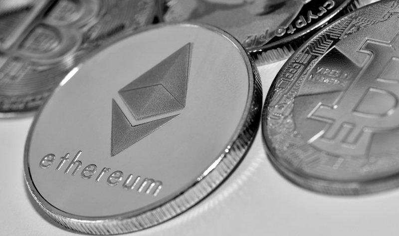 Bitcoin ve Ether fiyat analizi: BTC için 52666, ETH için 4500 kritik