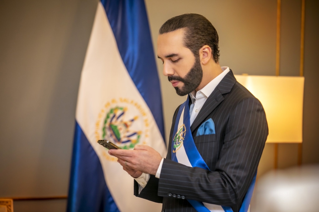 El Salvador başkanı Bukele’den Peter Schiff’e Bitcoin cevabı