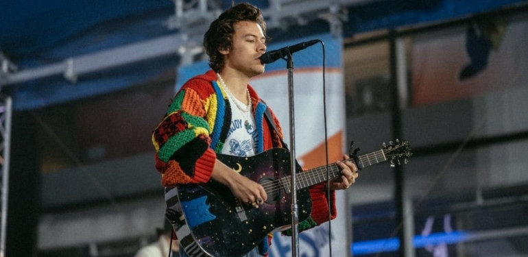 Harry Styles’ın Viral Hırkası NFT Oluyor