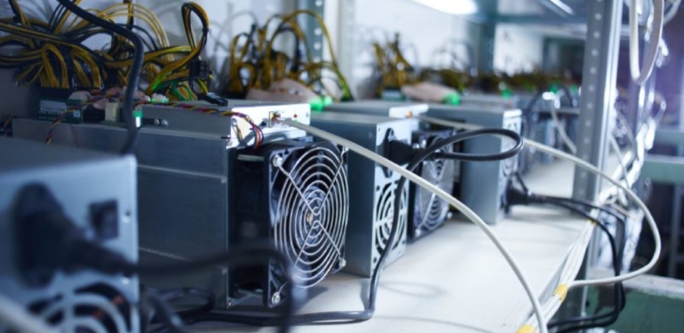 İzlanda, Bitcoin Madencilerinin Fişini Çekiyor! İşte Detaylar