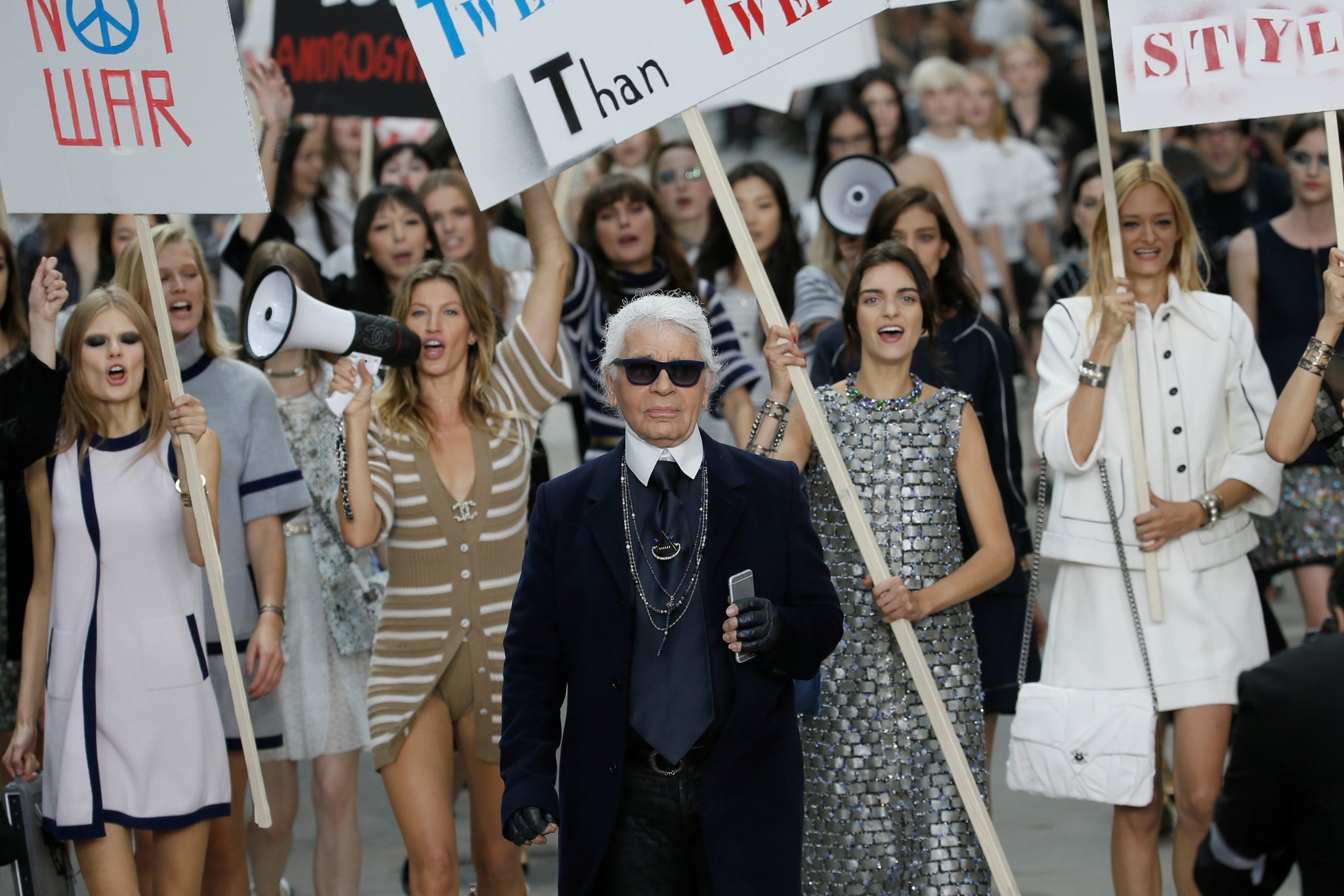 Lüks Marka Karl Lagerfeld, NFT Koleksiyonunu Piyasaya Sürülecek