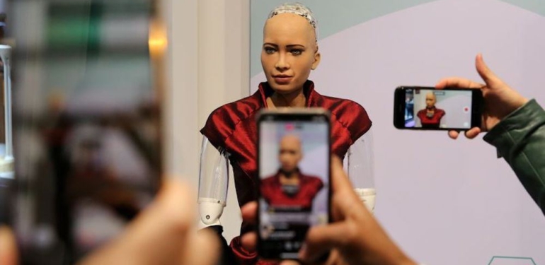 robot-sophia-metaverse-dunyasina-adim-atiyor-16-aralik-ta-binance-te - Crypto Turkey Robot Sophia, Metaverse Dünyasına Adım Atıyor: 16 Aralık’ta Binance’te