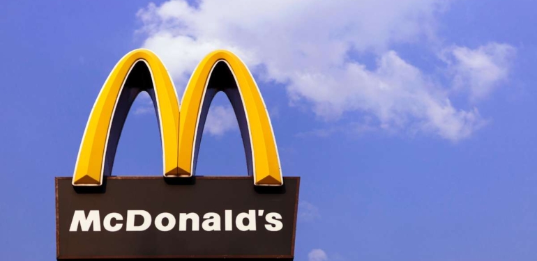 el-salvador-devlet-baskani-bukele-mcdonald-s-uniformali-fotograf-yayinladi - Crypto Turkey El Salvador Devlet Başkanı Bukele, McDonald’s Üniformalı Fotoğraf Yayınladı