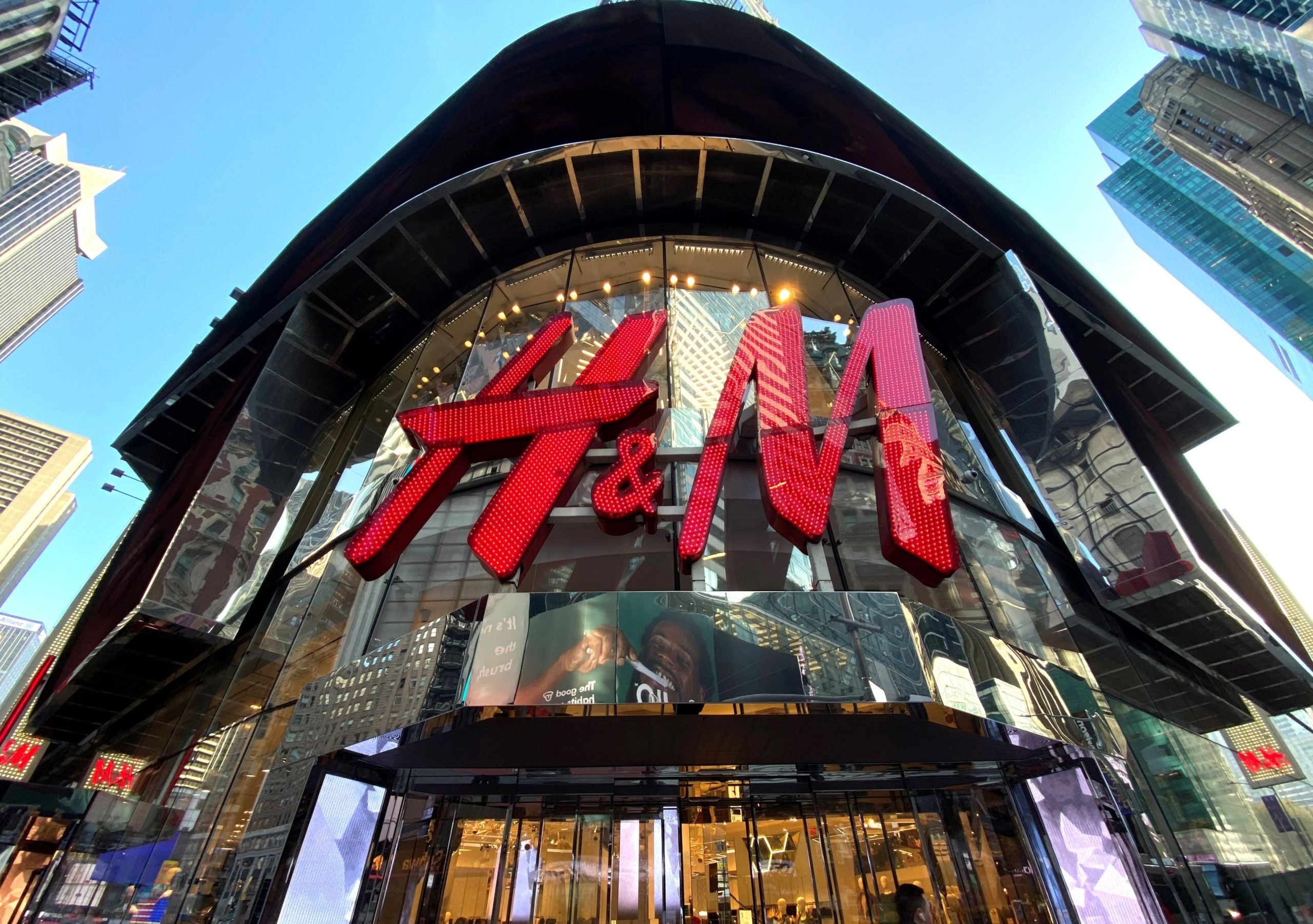 H&M, Ceek İş birliğiyle Metaverse’de Mağaza Açtığı Söylentilerini Yalanladı