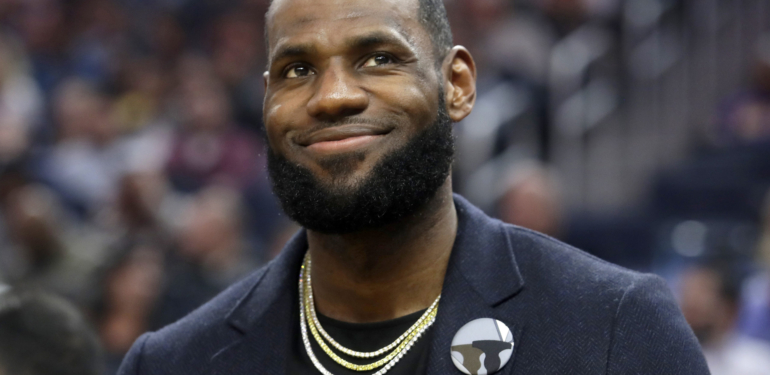 nba-yildizi-lebron-james-crypto-com-ile-ortaklik-anlasmasi-imzaladi - Crypto Turkey NBA Yıldızı LeBron James, Crypto.com İle Ortaklık Anlaşması İmzaladı