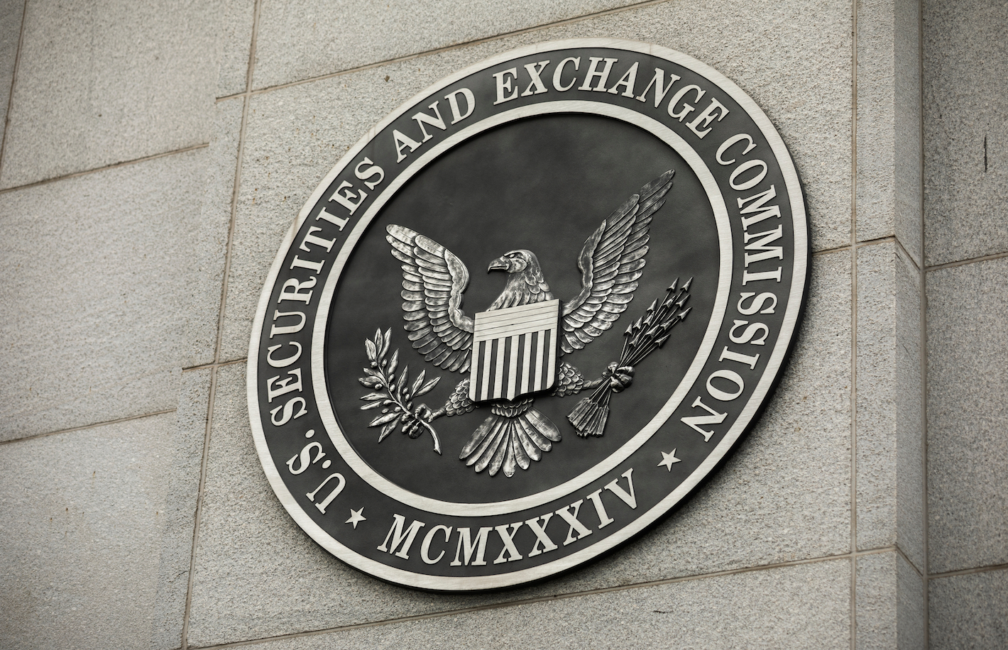 SEC, Grayscale’in Spot Bitcoin ETF Teklifi Hakkındaki Kararını Erteledi