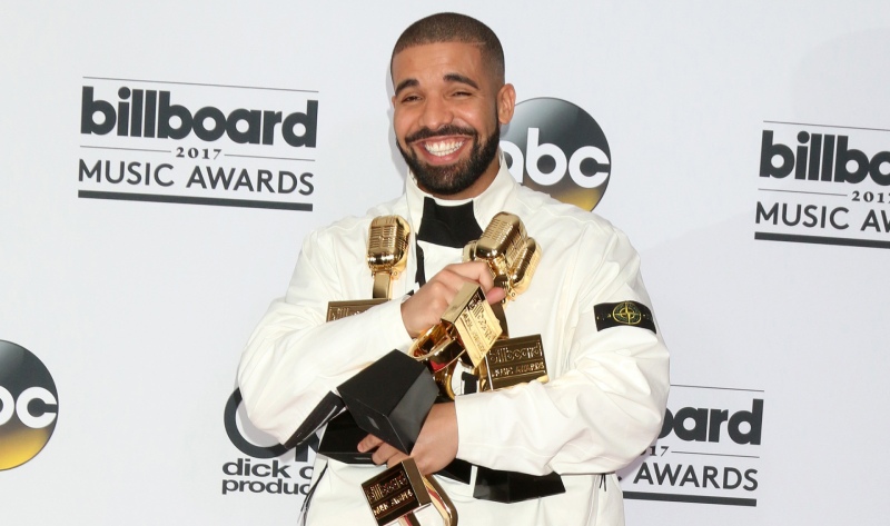 Drake’den LeBron James Vakfı’na 1 milyon dolarlık Bitcoin bağışı