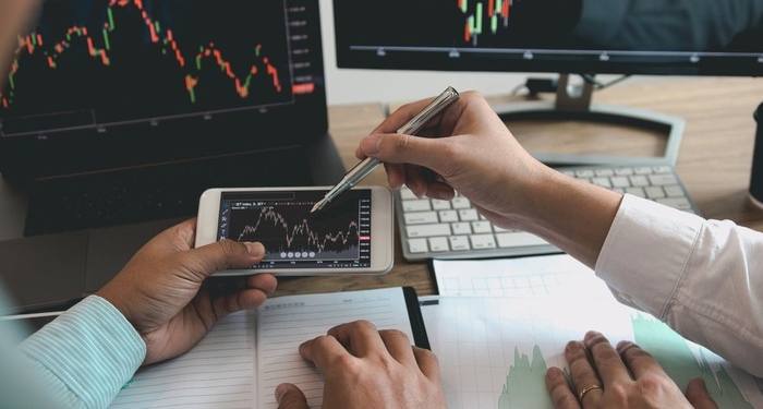 Santiment Bu 4 Altcoin’e Dikkat Çekti: Balinalar Sessizce Alıyor!