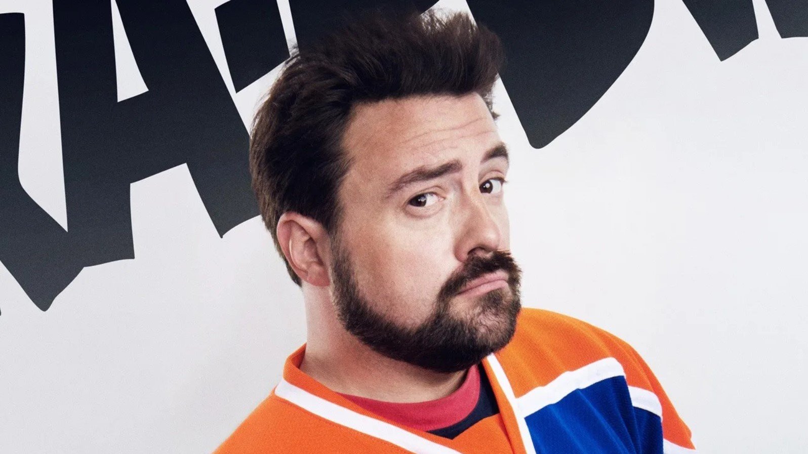 Кевин смит. Кевин Смит без Кепки. Kevin Smith DC. Кевин Смит без бороды.