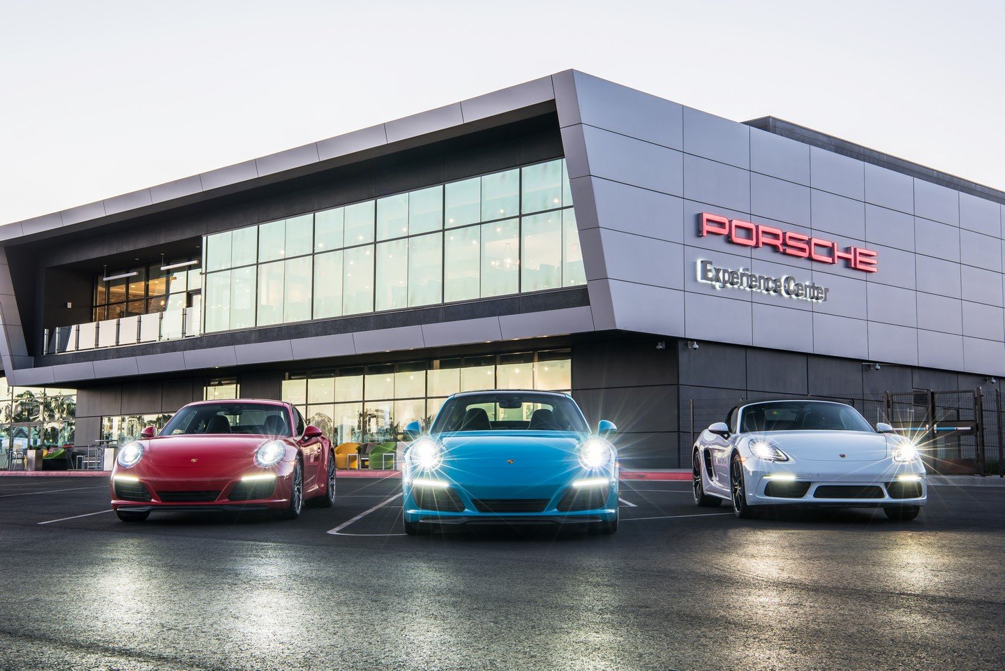 Porsche Bayisi, Dogecoin (DOGE) ve Shiba Inu (SHIB) Kabul Ediyor