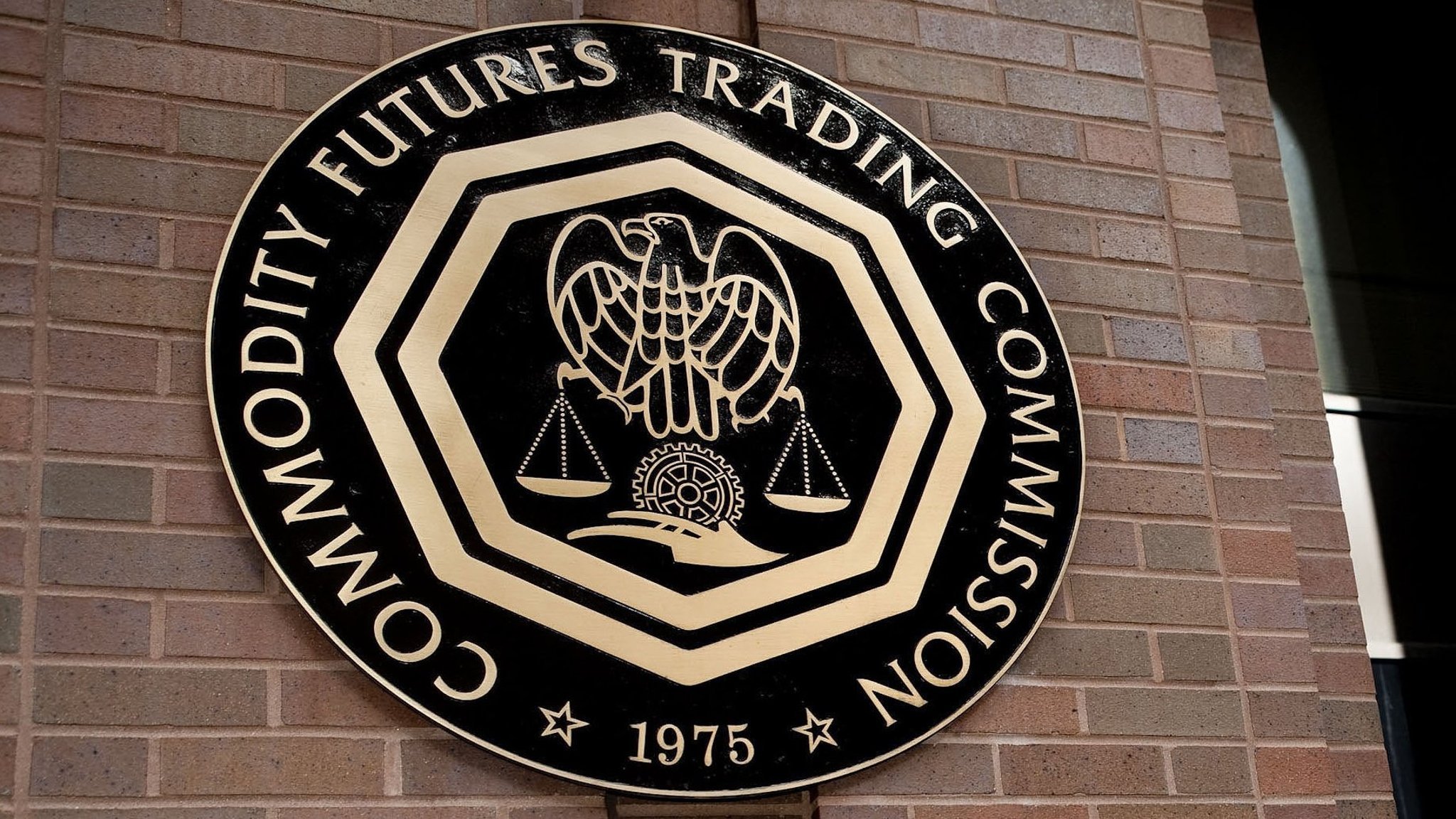 ABD’li Kanun Yapıcılardan CFTC Üyesi Romero: Kripto Paralardaki Boşluk Hızla Kapatılmalı