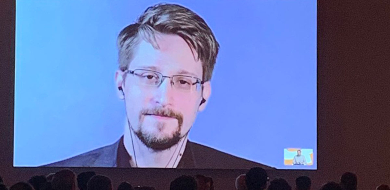 edward-snowden-dan-dusus-yorumu-her-sey-yandiginda-agaclar-yeniden-cikar - Crypto Turkey Edward Snowden’dan düşüş yorumu: Her şey yandığında ağaçlar yeniden çıkar