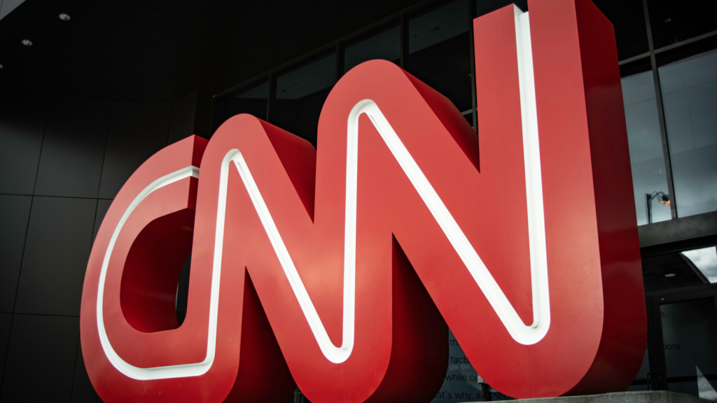 CNN Yaş Tahtaya Bastı! Hangi Büyük Şirketini Durdurma Kararı Aldı?