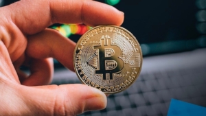 Bloomberg Stratejisti: Bitcoin 10 Bin Doları Ziyaret Edebilir!
