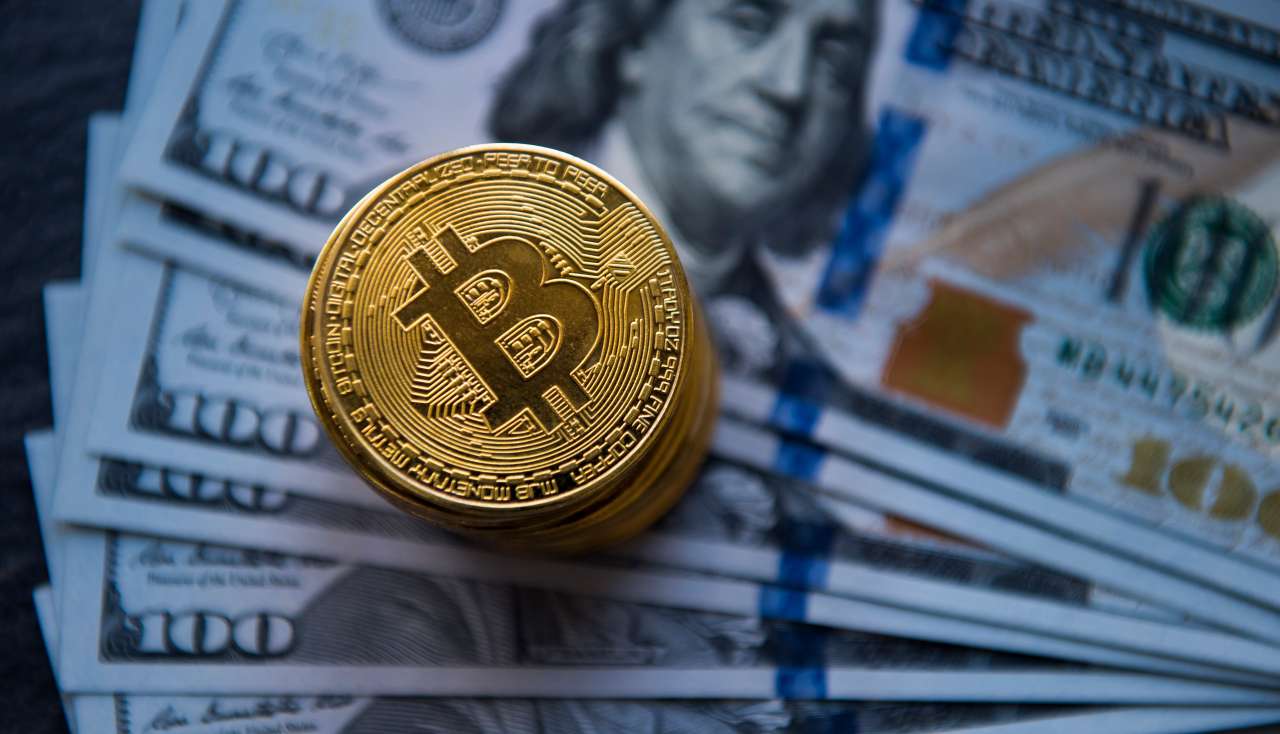 Bitcoin Fiyatı Son 1 Ayda İlk Kez 29.000 Doların Altını Gördü: Analistler Ne Diyor?