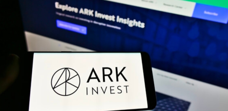 SEC, Ark Invest’in spot Bitcoin ETF kararını erteledi