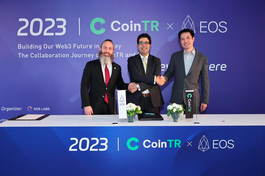 Soldan sağa: EOS Network Foundation Kurucusu ve CEO'su Yves La Rose, CoinTR CEO'su Ali Eşelioğlu ve EOS Network Labs CEO'su Huaqiang Wen.